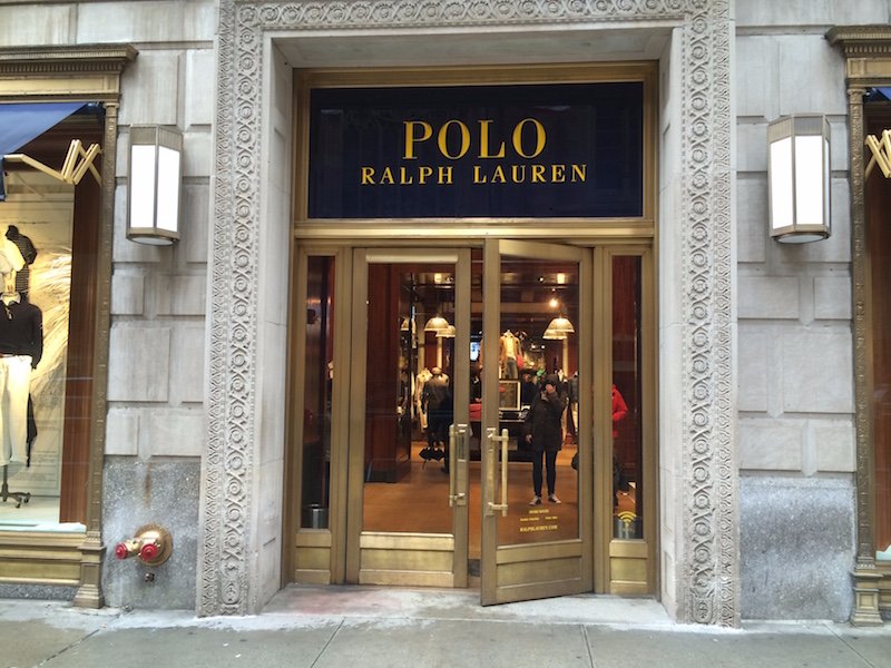 Магазин lauren. Магазин Polo Ralph Lauren. Polo Ralph Lauren shop. Ralph Lauren бутик. Ralf Loren витрины 2024.